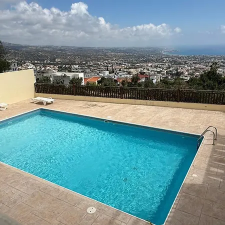 Modern Newly Renovated Penthouse Beautiful Views