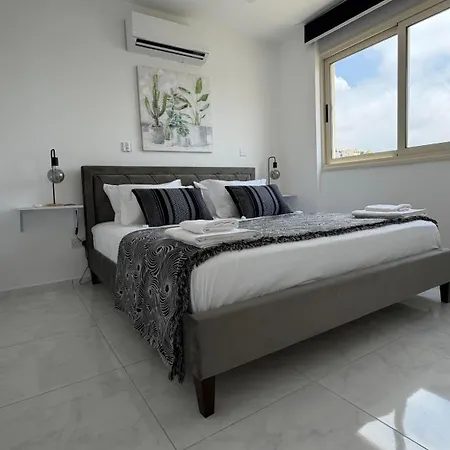 Apartman Modern Newly Renovated Penthouse Beautiful Views *